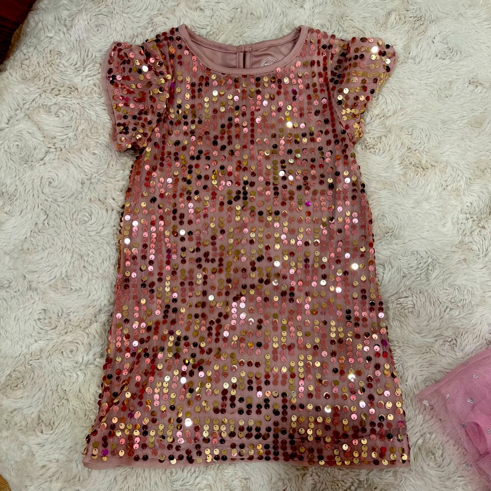 Girls 4t/4 bundle. This is the perfect bundle for your little princess & a deal!